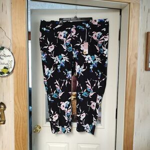 New Lane Bryant The Allie Skinny Ankle Black Flowered Stretch Pants Women's 28R